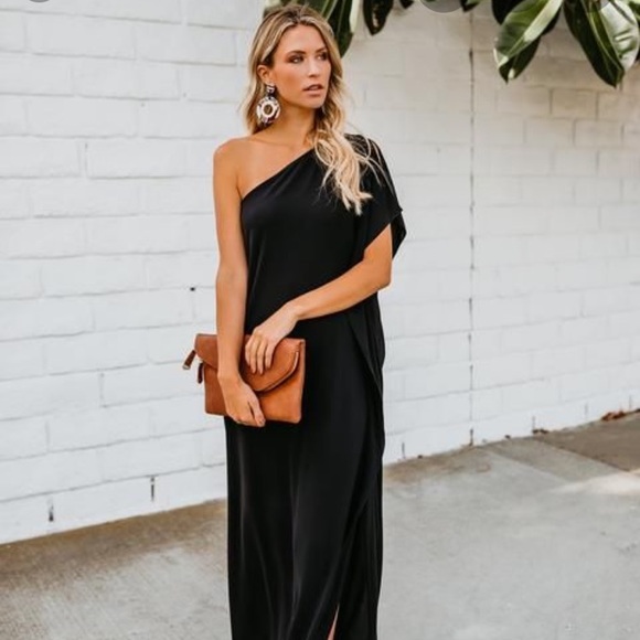 Vici Dresses & Skirts - Vici Collection- Blown Away Black Maxi